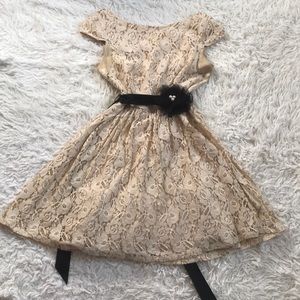 Beautiful lace dress! Worn once!